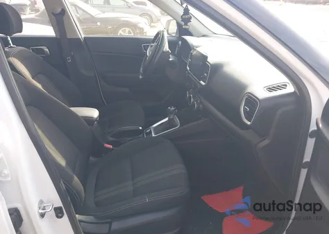 2024 Hyundai Venue Sel z USA, uszkodzony, nr VIN KMHRC8A35RU323919